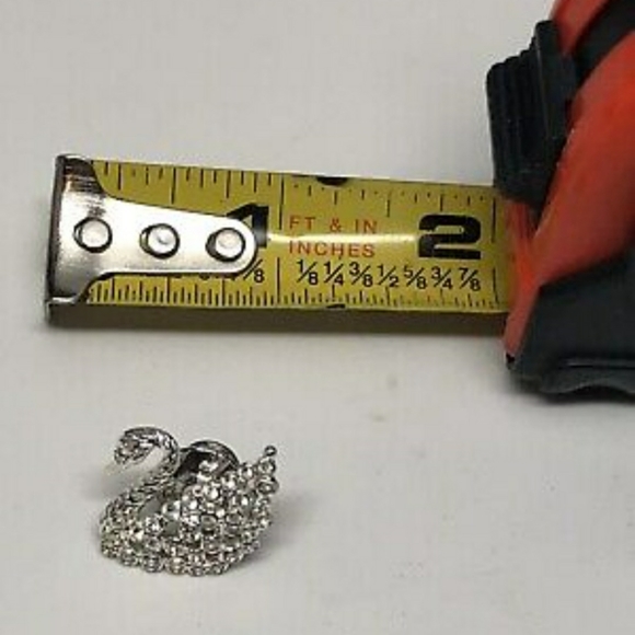 Swarovski crystal Swan pin - Picture 3 of 4